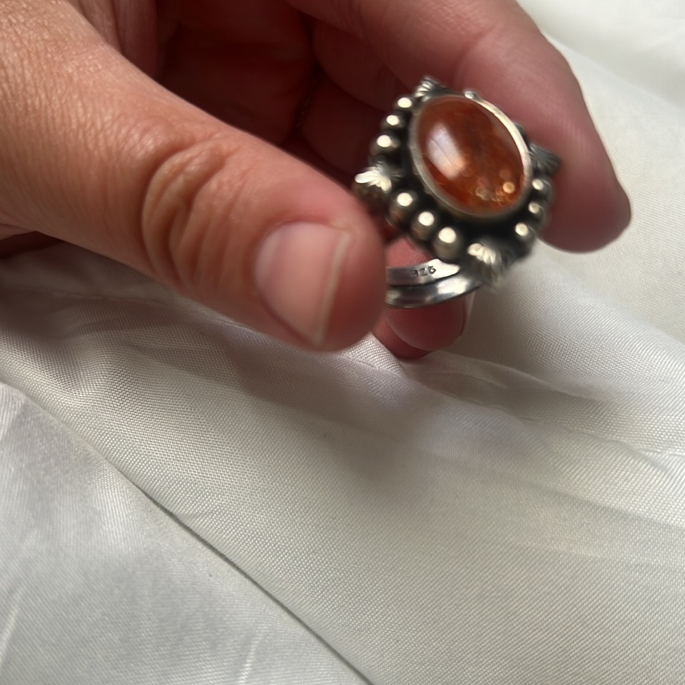 Elegant Sunstone Gemstone Ring - image 2